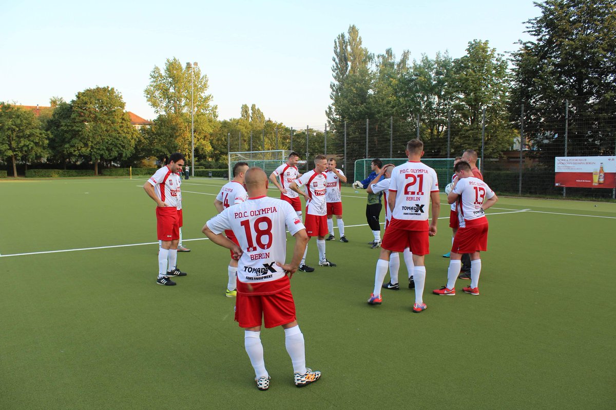 pocberlin's tweet photo. Ligaspiel morgen abgesetzt? Na und? Wir spielen trotzdem 😉 Schnell mal ein #Testspiel gegen Ligarivalen - @PichangaFC klargemacht 💪💪💪 

🏟 SAMSTAG - 14:30 Uhr 
Oderstr. 182, 12049 #Berlin - #Neukölln

#Landesliga #Berlin #Testspiel https://t.co/RdAiWPFv8Q