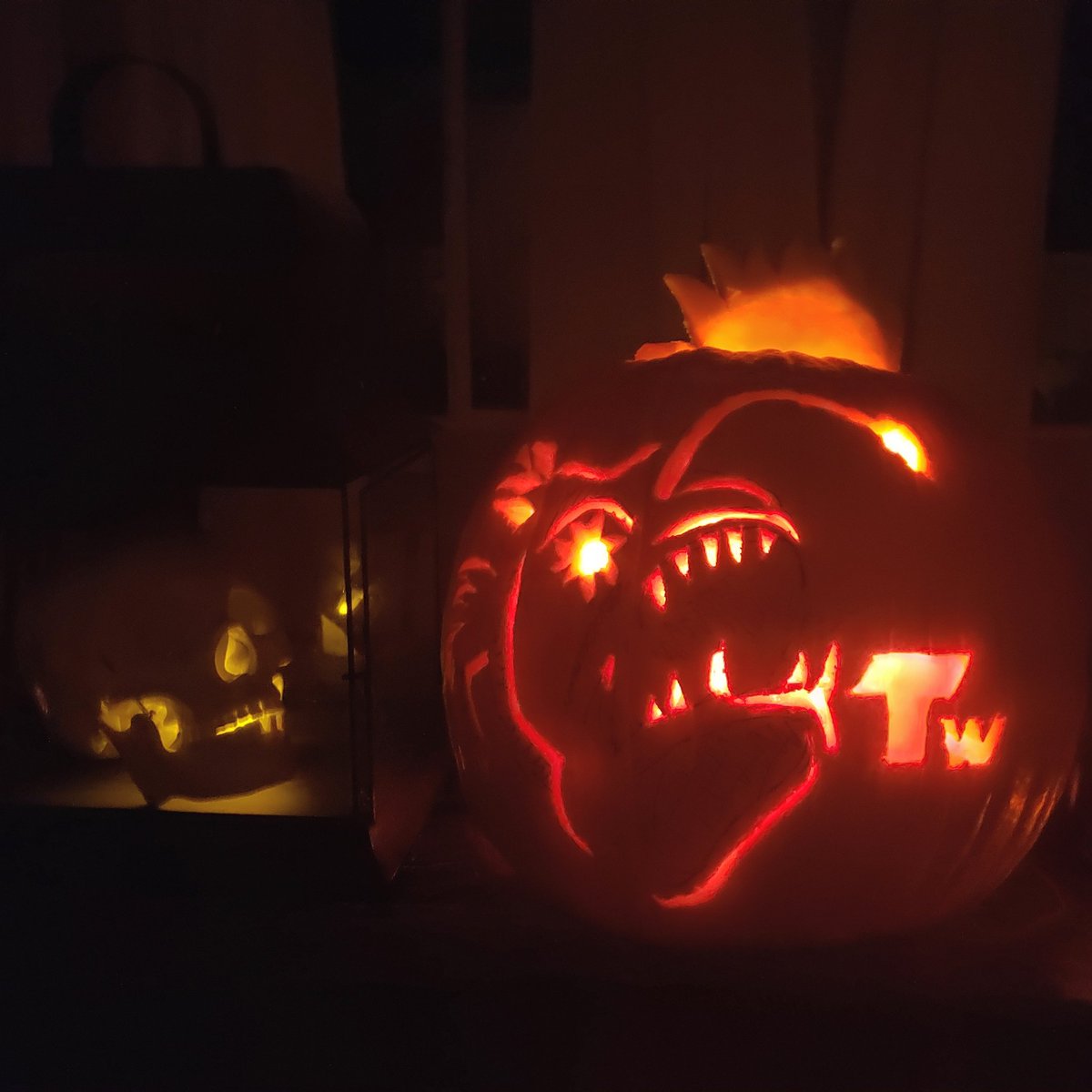 thecheekydaddy's tweet photo. Pumpkin carving challenge by @TackleWarehouse and decismded to have an Anglerfish go after 'em! https://t.co/QITyedRSf4
