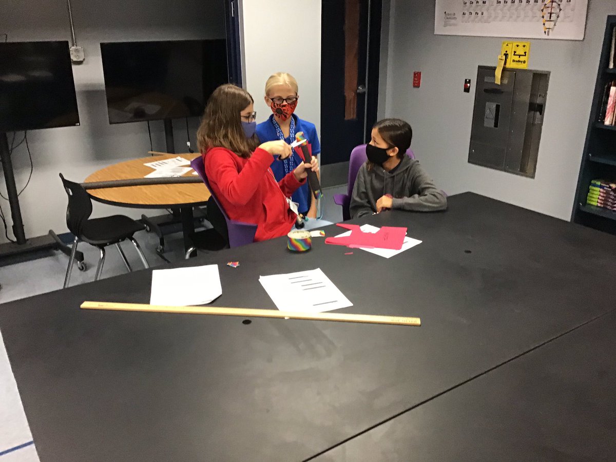 BTMSSTEM's tweet photo. How do you learn about the scientific method? @BTMSeagles we build and launch rockets 🚀 https://t.co/9BuqJTCtWD