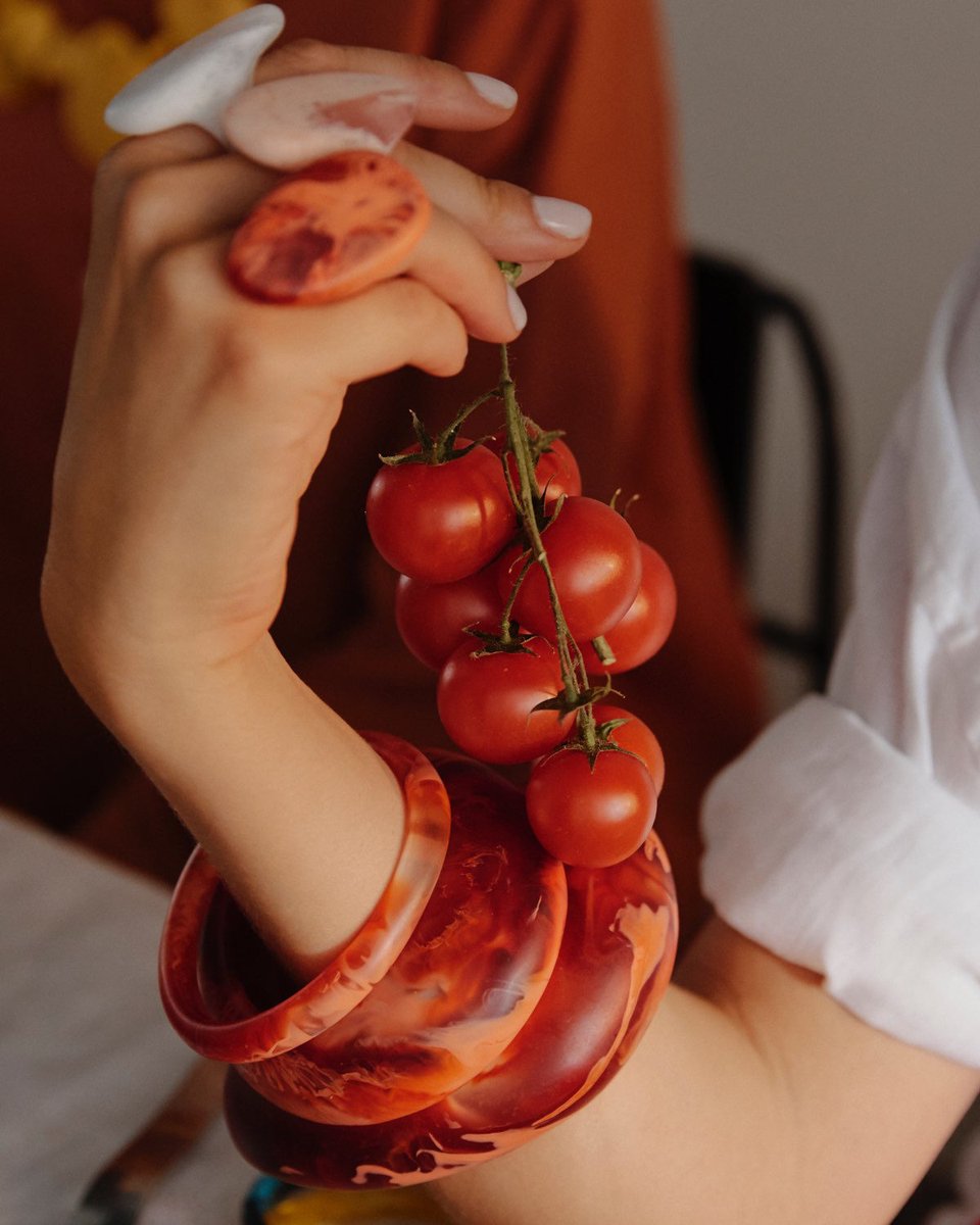 HoltRenfrew's tweet image. Peeling back the curtain on #DinosaurDesigns, Louise Olsen and Stephen Ormandy’s jewellery and homewares label, we learn how the Australian duo crafts unique pieces by breathing new life into a waste material. Click to read and shop! &amp;gt; bit.ly/3oAb1bG #HProject