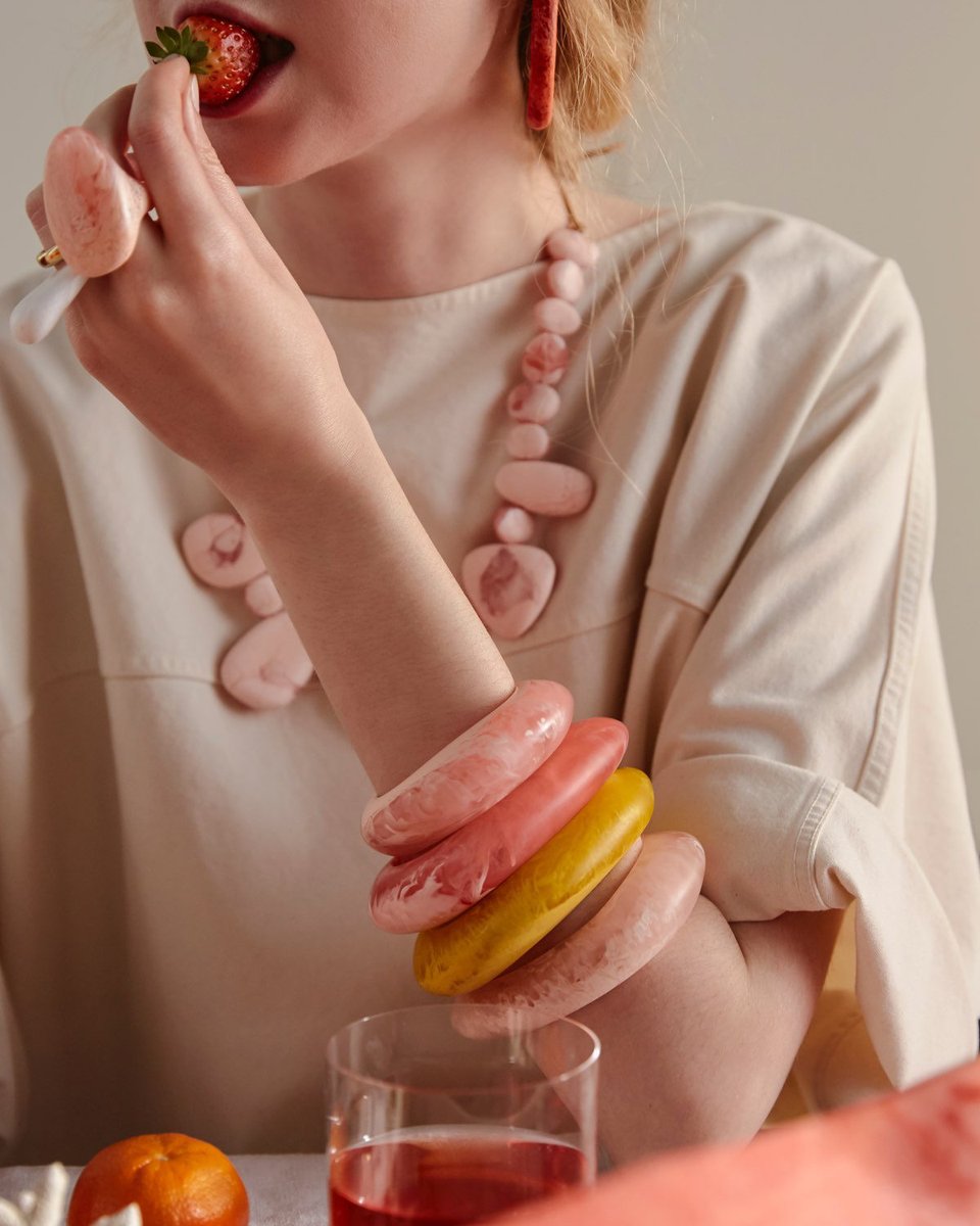 HoltRenfrew's tweet image. Peeling back the curtain on #DinosaurDesigns, Louise Olsen and Stephen Ormandy’s jewellery and homewares label, we learn how the Australian duo crafts unique pieces by breathing new life into a waste material. Click to read and shop! &amp;gt; bit.ly/3oAb1bG #HProject