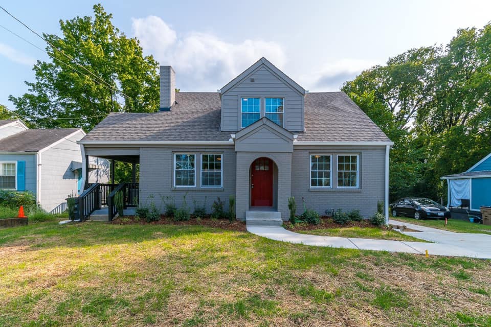 AndersonGroupRE's tweet photo. FOR SALE 👏🏼 Amazing home for sale in East Nashville! Just 10 minutes from down town, this home has it all, quartz countertops, hardwoods throughout, and a full unfinished basement. 3 beds, 3 baths, 1,537 sqft.

Check it out 👉🏼https://t.co/BxMGPmxyJA

Listed by: Dornica Hodge https://t.co/qt7y0Fs9iX