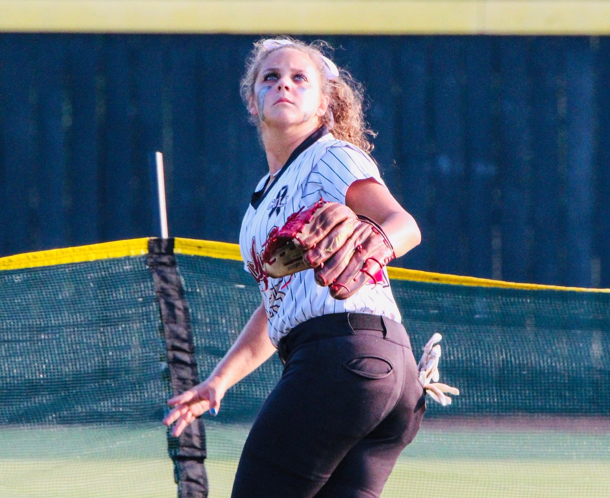 HartfieldHawks's tweet photo. We are excited to announce that Mary Presley Harrington will be signing to play softball with @ECCCAthletics on Tuesday, November 3 at 10:45 am. The signing will take place in the Gym Commons on campus.  Please wear a mask. We certainly hope you can join us! 

#OneHartfield https://t.co/lx5ojfkplw