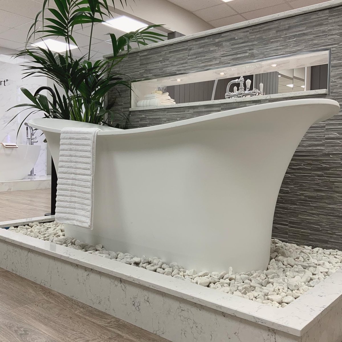 AcaeliaKB's tweet photo. Introducing @AB_Britain - another exciting addition to our ever-growing #showroom collection🏡Keep your eyes open for images of a recently completed #bathroom where we have used beautiful natural quartz throughout 🤍Visit our #Macclesfield showroom to see for yourself #Cheshire https://t.co/1D43yToJtK