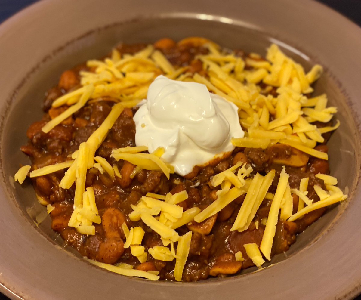 OnTheRoadEats's tweet photo. When I finally gets cool in #Arizona ...Bring on the Chili!  #homeMade #chili with @OnTheRoadEats #southwest #seasoning Don't forget the cheddar cheese &amp; sour cream #supergood #sohappy https://t.co/89JiH3g1V4