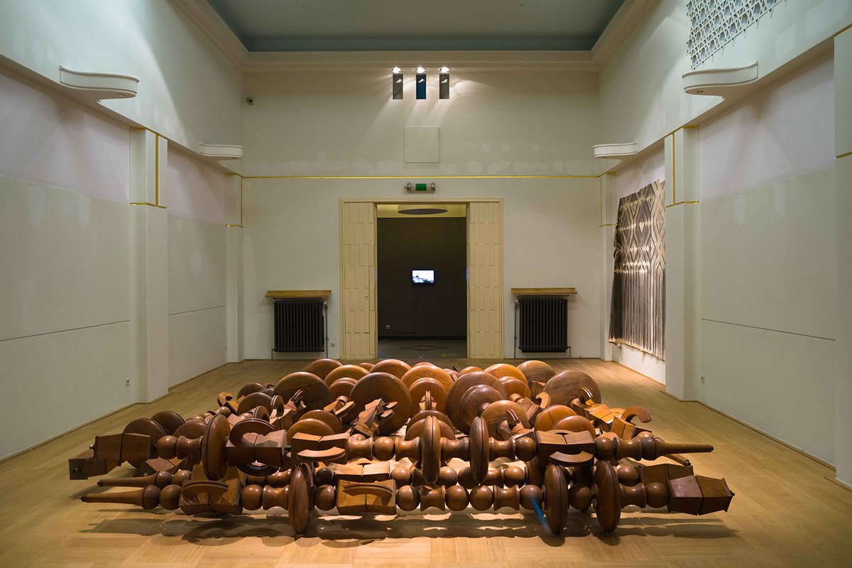 „Omnia Communia Deserta” este o expoziție semnată de artiștii Mona Vǎtǎmanu și Florin Tudor, care poate fi vizitată la Galeria La Loge din Bruxelles, până sâmbătă, 28 noiembrie. <a href="/ICRBruxelles/">ICR Bruxelles</a> este partener al proiectului. 
bit.ly/3mqlEw2