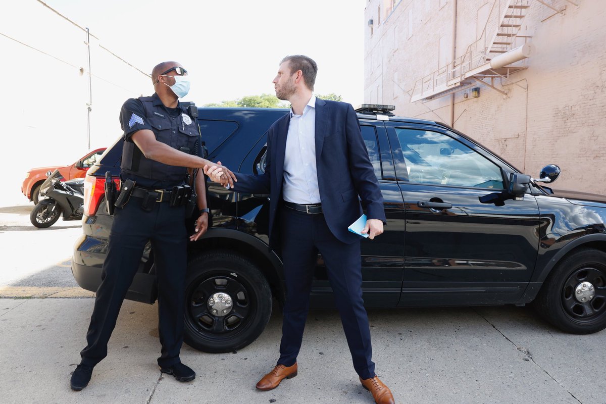 EricTrump's tweet image. Thank you to the incredible Men and Women in Blue! Our country loves you and so does our family! ⁦@realDonaldTrump⁩ will never let you down! #BackTheBlue