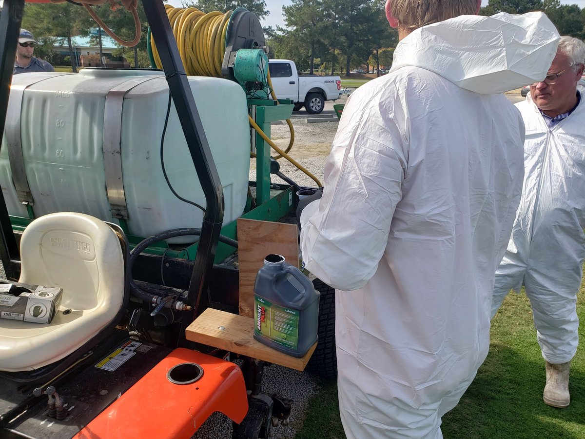 AustinGrimshaw's tweet image. Beautiful weather at Horry-Georgetown yesterday. Thanks to @cgranger2020 and @gohgtc turf for allowing us to educate and demo pigments for their new turf care center. Please attend their grand opening on Monday, Nov. 2nd at 3pm. @SimplotTurf @jimmiller27 #AmbientPlus #ColorPack