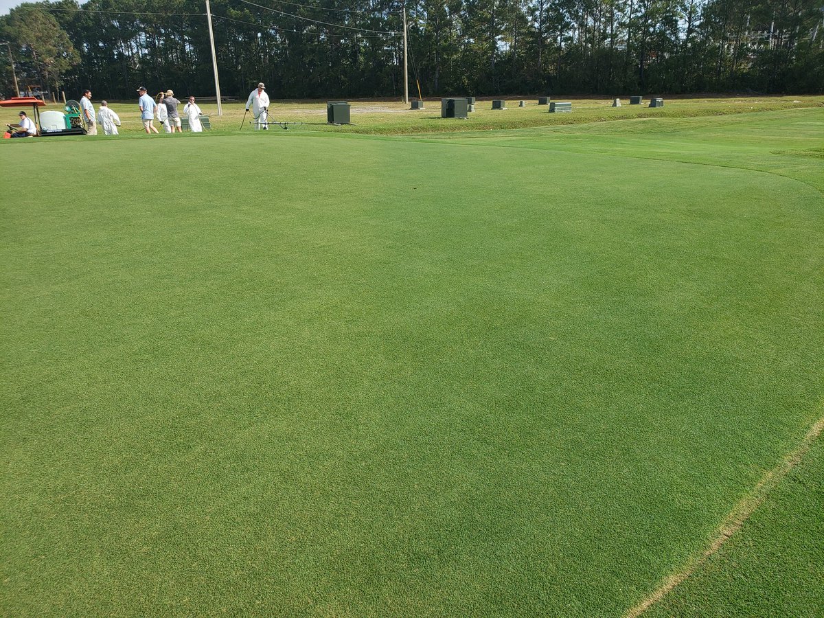 AustinGrimshaw's tweet image. Beautiful weather at Horry-Georgetown yesterday. Thanks to @cgranger2020 and @gohgtc turf for allowing us to educate and demo pigments for their new turf care center. Please attend their grand opening on Monday, Nov. 2nd at 3pm. @SimplotTurf @jimmiller27 #AmbientPlus #ColorPack
