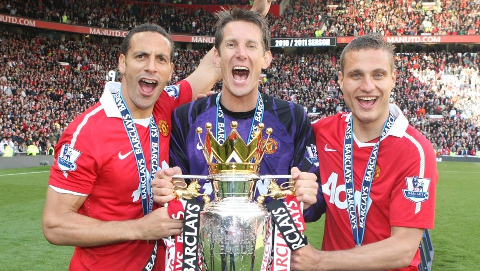 Happy Birthday to goalkeeping legend Edwin van der Sar!!! 
