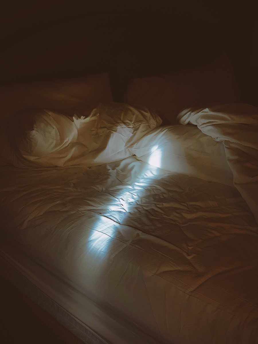 AfloatSleep's tweet image. Spooky vibes only! 

#sleep #afloatsleep #mattress
#comfymattress #luxurymattress #healthymattress #bodyrecharge
#matressshopping #luxsleep #mattressgoals #mattressinabox
#bedinabox #waterbed

afloatsleep.com