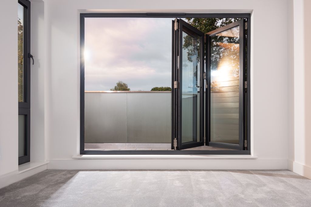 HBD_Systems's tweet image. We love how photogenic these @originframes bifold doors are! 

Keep your eyes open as we post more pictures from this amazing @bradjonesfm project!

#construction #modernbuild #glazing #bifolddoors #greydoors #originbifolddoors