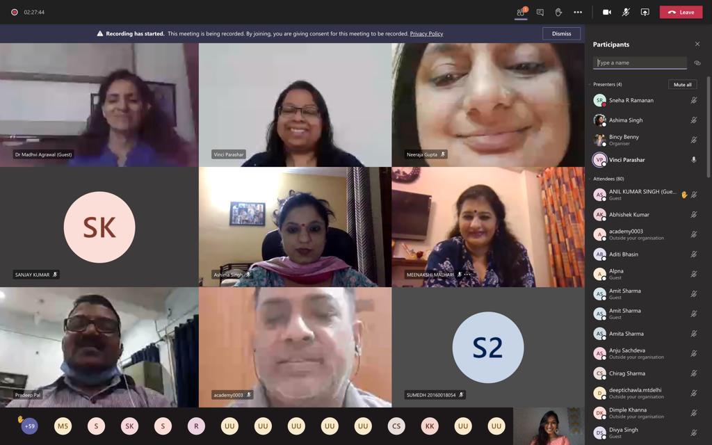 digiabhyas's tweet photo. On Sep 26, in collab with Directorate of Delhi, we organised a #DigiAbhyas workshop for teachers. Through our workshop, they learnt how tech has changed the way we communicate, &amp; how to maintain a balance between technology &amp; relationships for #digitalwellbeing! https://t.co/dqF7ssN7kt