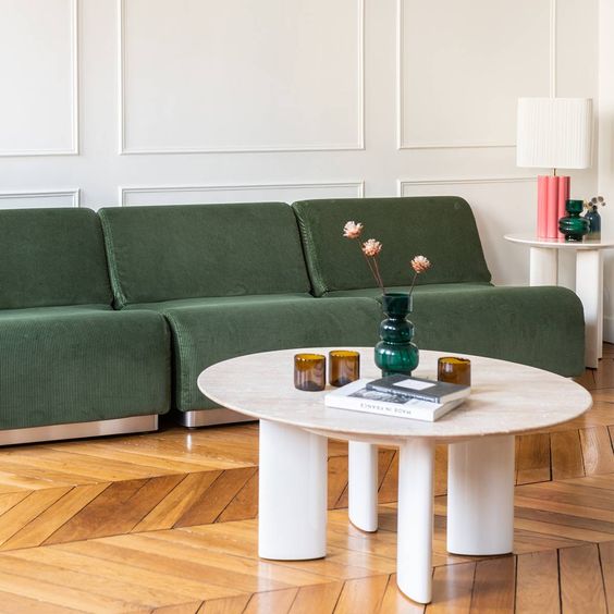 littleworker's tweet photo. | TRENDS | Quand le style fougueux des années 70 rencontre les longues courbes géométriques comtemporaines, le résultat donne naissance à un meuble élégant et audacieux, le canapé Rotondo. https://t.co/fqb5403hkX