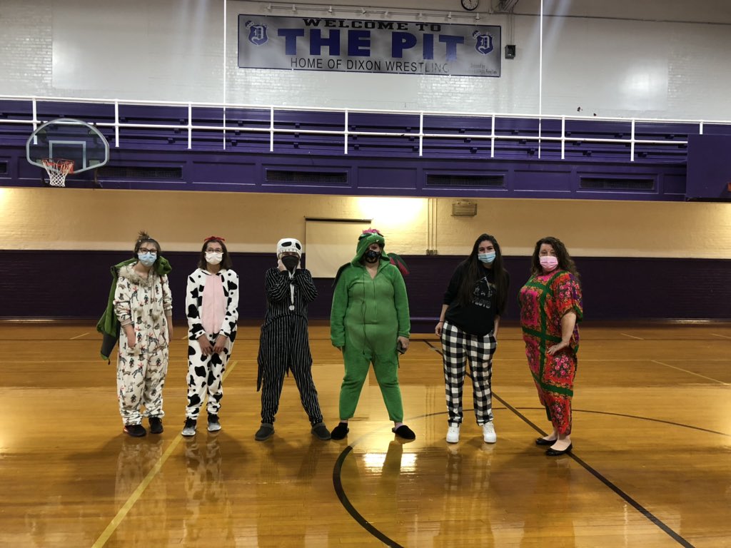 MsCurry8's tweet photo. I almost forgot to post pictures from my favorite day! PJ day! 💤 https://t.co/6jaPcBKSCV