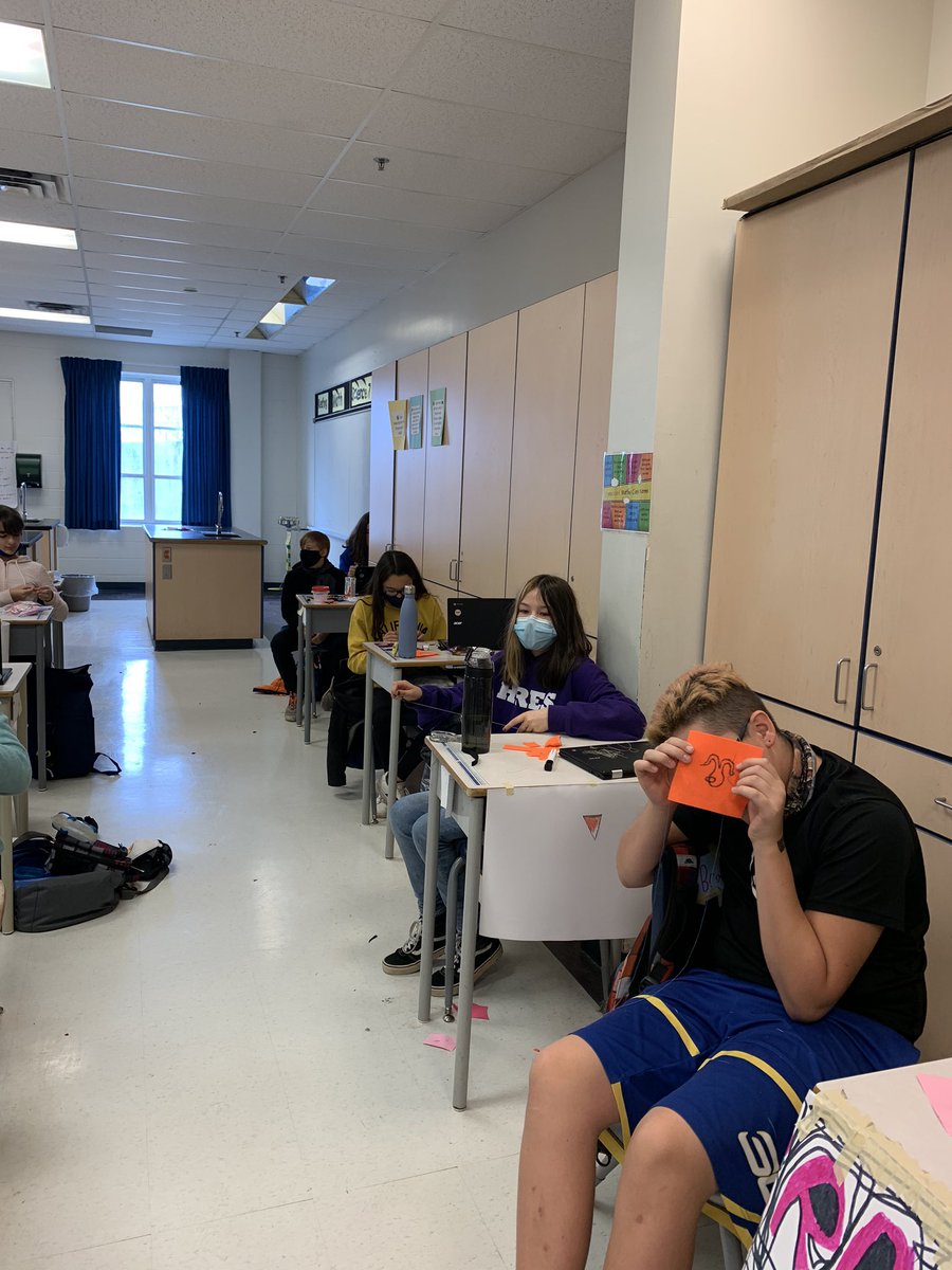 creelman_katie's tweet photo. Practicing our sewing skills today by making felt jack o lanterns! #seeinsideourclassroom https://t.co/nRcL9huzRM