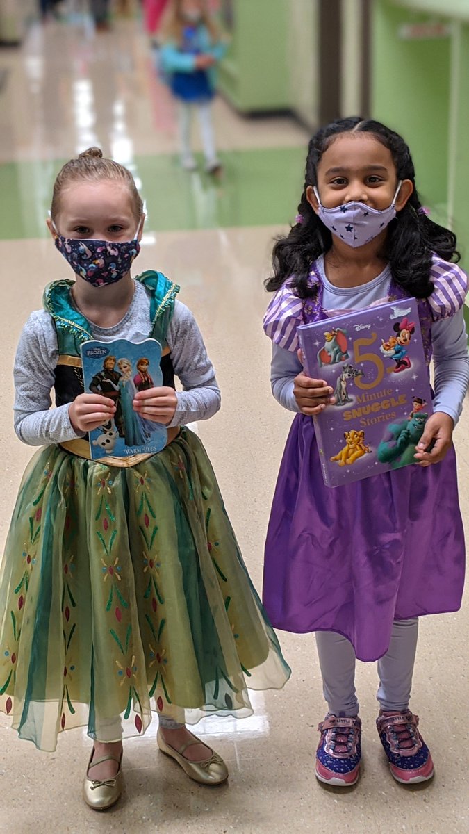 NicholsReads's tweet photo. Nichols students have been reading! Check out their Character Day costumes! @nicholsfrisco https://t.co/KULKn6WG4K