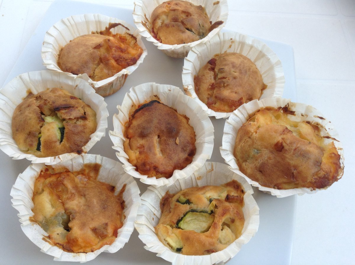 JusteEtVendeen's tweet photo. [C'est #JusteBon 👩‍🍳👨‍🍳]

On se réconforte avec de bons petits cakes salés et sans gluten... Mais pas sans lait #JusteEtvendeen 😋

Prenez soin de vous 😘

Retrouvez toutes les recettes de la marque Juste ici ▶️ https://t.co/lLsznSFx4q https://t.co/GSuCzA4mCi