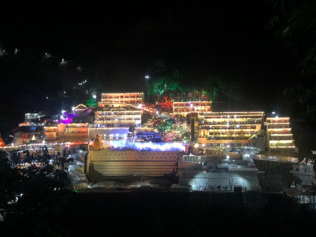 Rameshkumarias's tweet photo. या देवी सर्वभूतेषु श्रद्धारूपेण संस्थिता । नमस्तस्यै नमस्तस्यै नमस्तस्यै नमो नमः ॥               

शारदीय नवरात्रि में माता वैष्णोदेवी भवन।                   जय माता दी !!@nitishwarKumar @OfficeOfLGJandK https://t.co/qi20CPlO3g