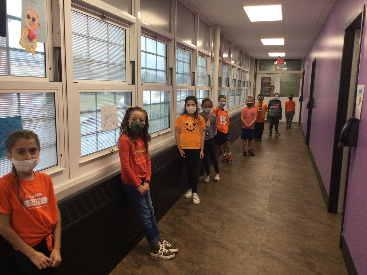 MsTutrone tweet media