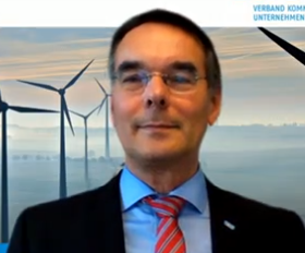 VKUonline's tweet photo. Heute fand die Vorstandssitzung der VKU-LG Nord mit HGF @IngbertLiebing u.a. zum Thema #Wasserstoff statt. Wir danken außerdem unserem Gast @IngmarSoll, Bereichsleiter Kommunale Lösungen und Bürgerservice von #Dataport, für die spannenden Einblicke in die Praxis! https://t.co/Pq2f8Fb8N3