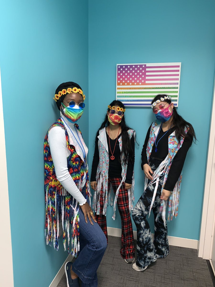 TeamAllergy's tweet photo. Happy Halloween from Schreiber Allergy! ✌️Getting some joy from 2020. #Halloween2020 #allergydocs https://t.co/UfYZ9KQWU7