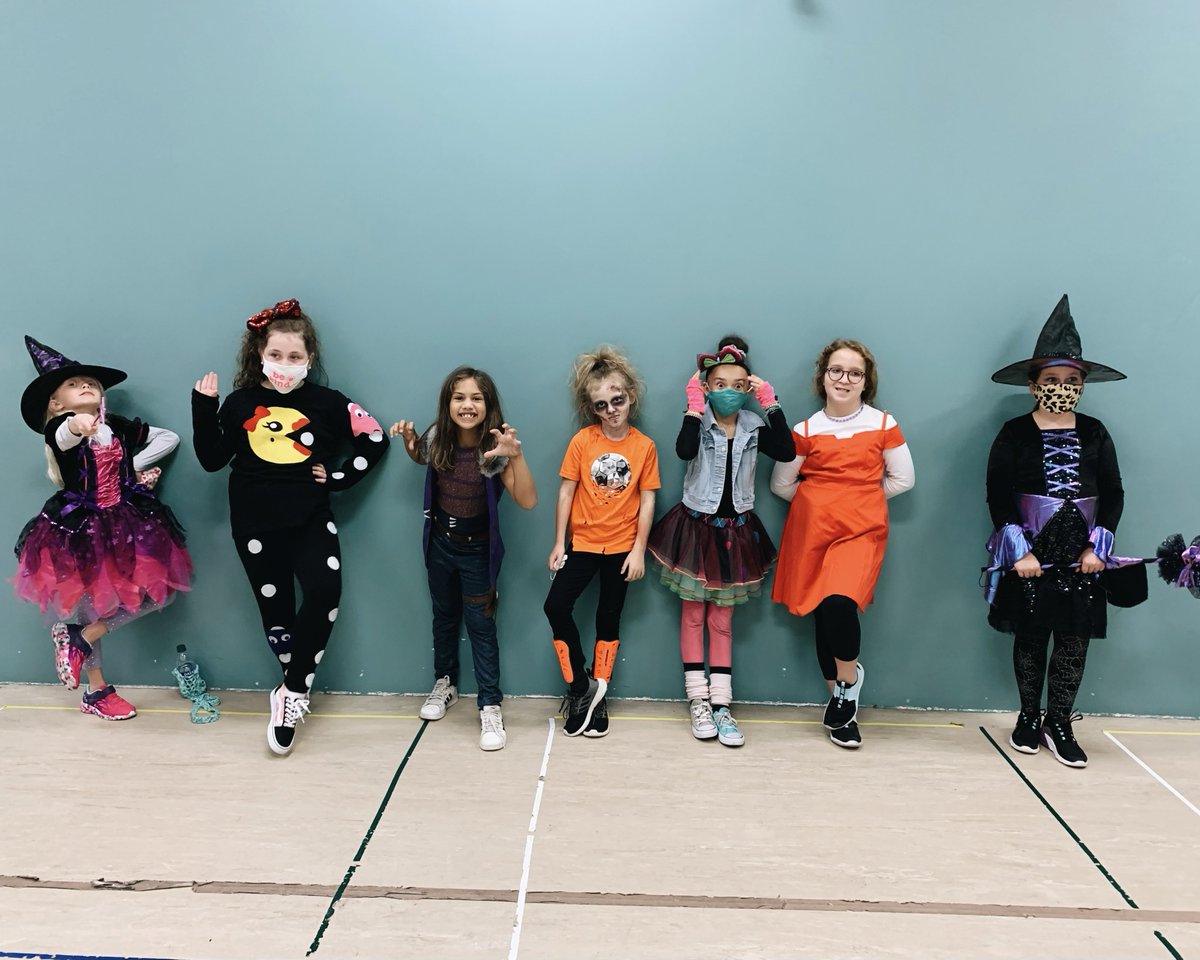 studiodee_nky's tweet photo. We had some skele-fun 🧡🎃 for more photos check out our facebook! https://t.co/sFPd8qzUCj