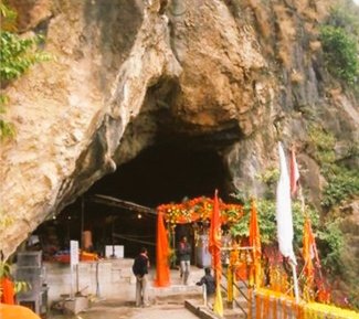 SHIVKHORI TEMPLE KHORI means cave , It is believed that Shiva created this cave with his Trishul and took shelter when Bhasmaāsur tried to turn him into ashes.This cave is in the shape of Shiva's Damrū that means wide at ends and narrow at middle .