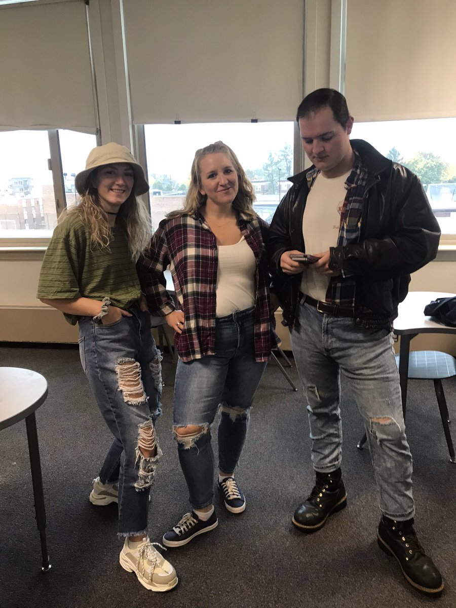 JenniferJ_White's tweet photo. Decades Day at BHS! #BPatriotProud #BCSDSpiritWeek https://t.co/iNSiJcIJM0