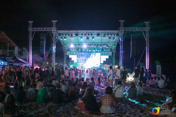 skoono_'s tweet photo. #The3DGame
Day 6: La Union! Where he could enjoy the beach and music fests at night where open mics are likely. He could dedicate a song to his fans. No beer for him though, he can only have lemonade as I enjoy my drink.
#ADayWithDaniel
#Dear_Our_Daniel
#Dandelions_With_Daniel https://t.co/YttoSYxFn7