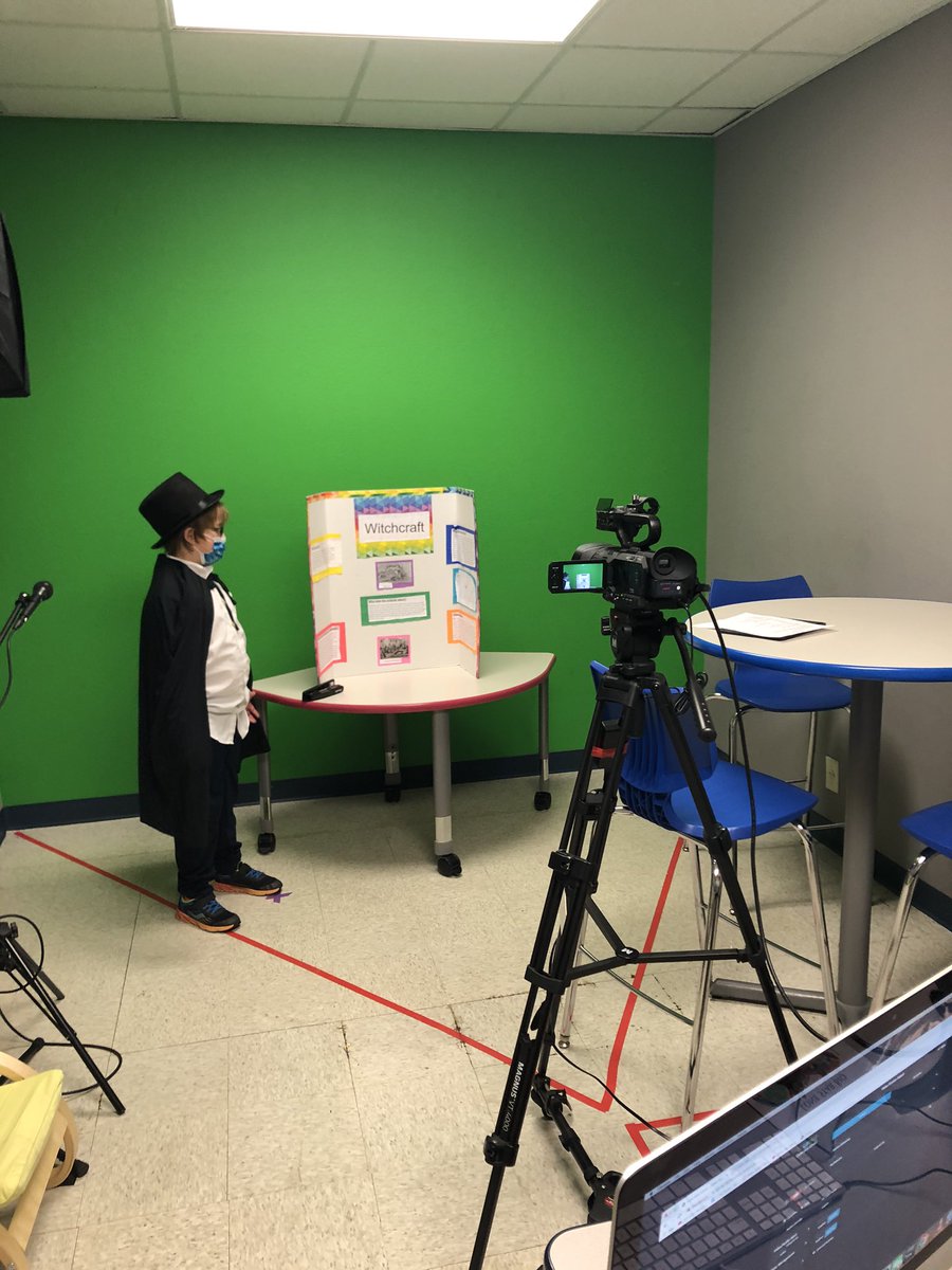 Jamie683's tweet image. Live Colonial Fair presentations! The creativity is beautiful! #bedse