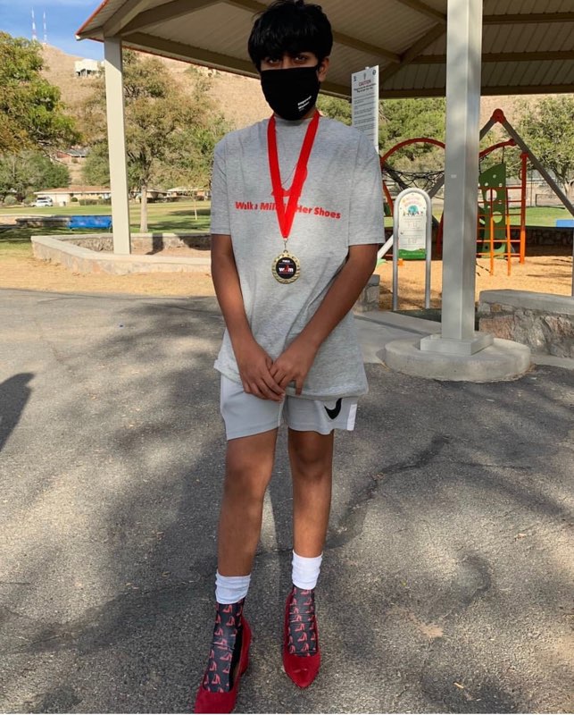 ELPASO_ISD's tweet image. A group of students from @WiggsWolverines set aside all toxic masculinity and put on a pair of high heels to show support for the victims of sexual, gender and domestic violence during this year’s @ywcaelpaso “Walk A Mile In Her Shoes” event. #IamEPISD #EPISDProud