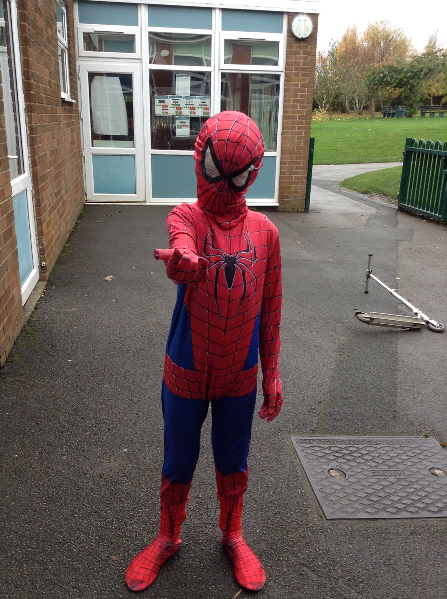 With some Fantastic fancy dress #TJIOwls #HalloweenFun