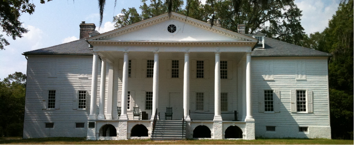 But it's not just governmental buildings. White columns and pediments also characterized the homes of the wealthiest men in the new country: the owners of Southern slave plantations.