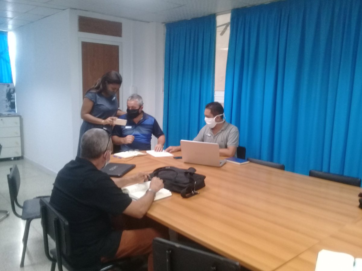 Reunión para el análisis  del abasto de Agua  a las Empresas Genéticas del Grupo Ganadero.