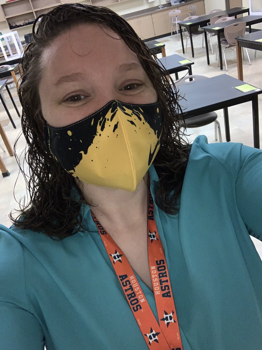 Gators are too bright for drugs!
<a href="/PrincipalPaz/">Dr. David Paz</a> <a href="/StephMcInturff/">Stephanie Hagel McInturff</a> #RedRibbonWeek2020