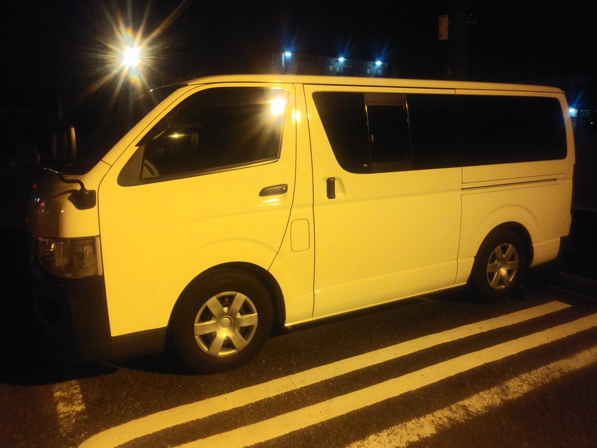 BOCRA99's tweet photo. 今日の #ボクラ は、#ideaBASE さんにて、新たな #アイ会長専用車 #ハイエース を受け取りに行きました(^ー^)
11年落ちの中古ですが、どうか長持ちしますように。
*
#トヨタ
#株式会社BOCRA #BOCRA #bocra99
#千葉県 #九十九里町 #富里市
#給湯器 #コンロ #トイレ
#給湯器交換 #コンロ交換 #トイレ交換 https://t.co/aoJI7X1ckc