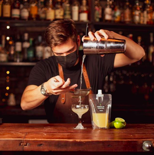 VisitGlasgowSCO's tweet photo. Dreaming of sipping on a classic cocktail or craft beer? 🍹 🍺 You can still enjoy drinks from Glasgow's best bars at home 🏡 Check out our top picks ➡️ https://t.co/aiPIHr5AHN

#SupportLocal https://t.co/94oy21ATGK