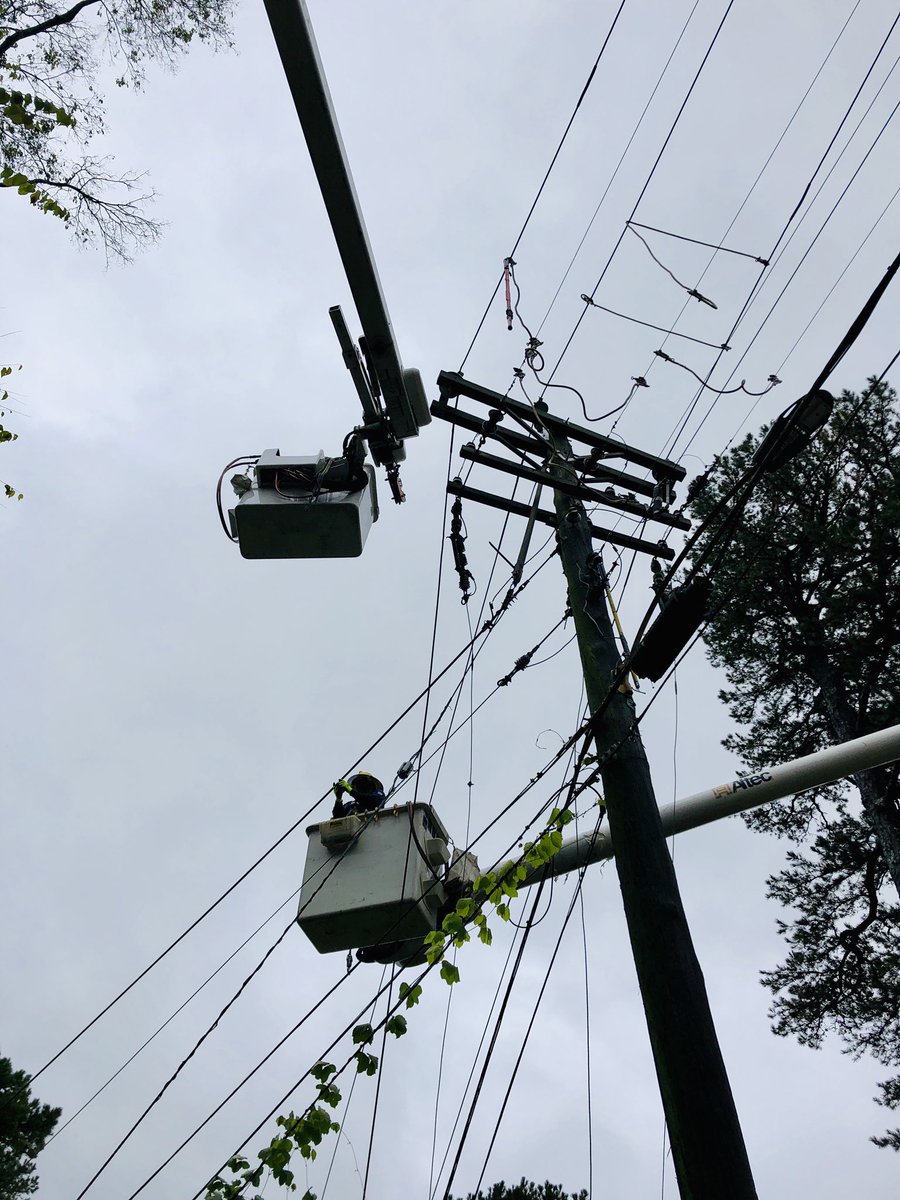 scottiepta's tweet photo. Fun with Tropical Storm #Zeta! ⛈ Watch @wdefnews12 at noon for the latest info from #WDEF reporter Danielle Moss. https://t.co/tMCTn3k1yN