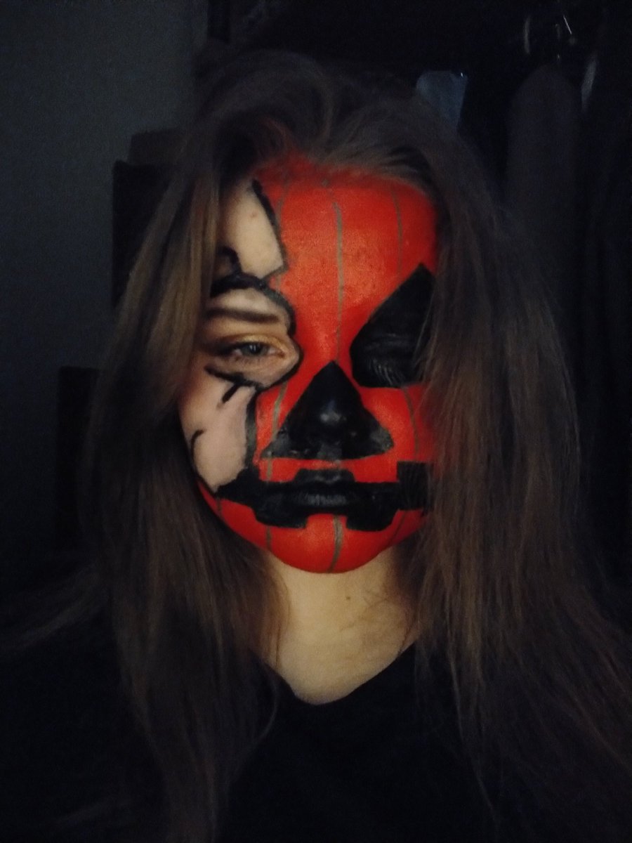 juliaprzytocka's tweet image. Hi! This is my first Halloween makeup ever. I had so much fun doing it! ♡ Hope you like it!
@LiamPayne #LPMakeUpComp #LPShowact3