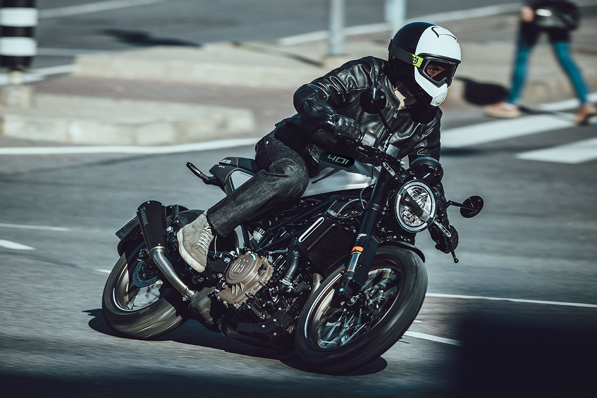 Hqv_Motorcycles's tweet photo. Impeccable handling with a classic style.

Taking design cues from our Swedish heritage, the Vitpilen 401 combines a timeless look with modern-day performance.

Model info: https://t.co/8QxHJOXIhn https://t.co/vN4cqAgt2A