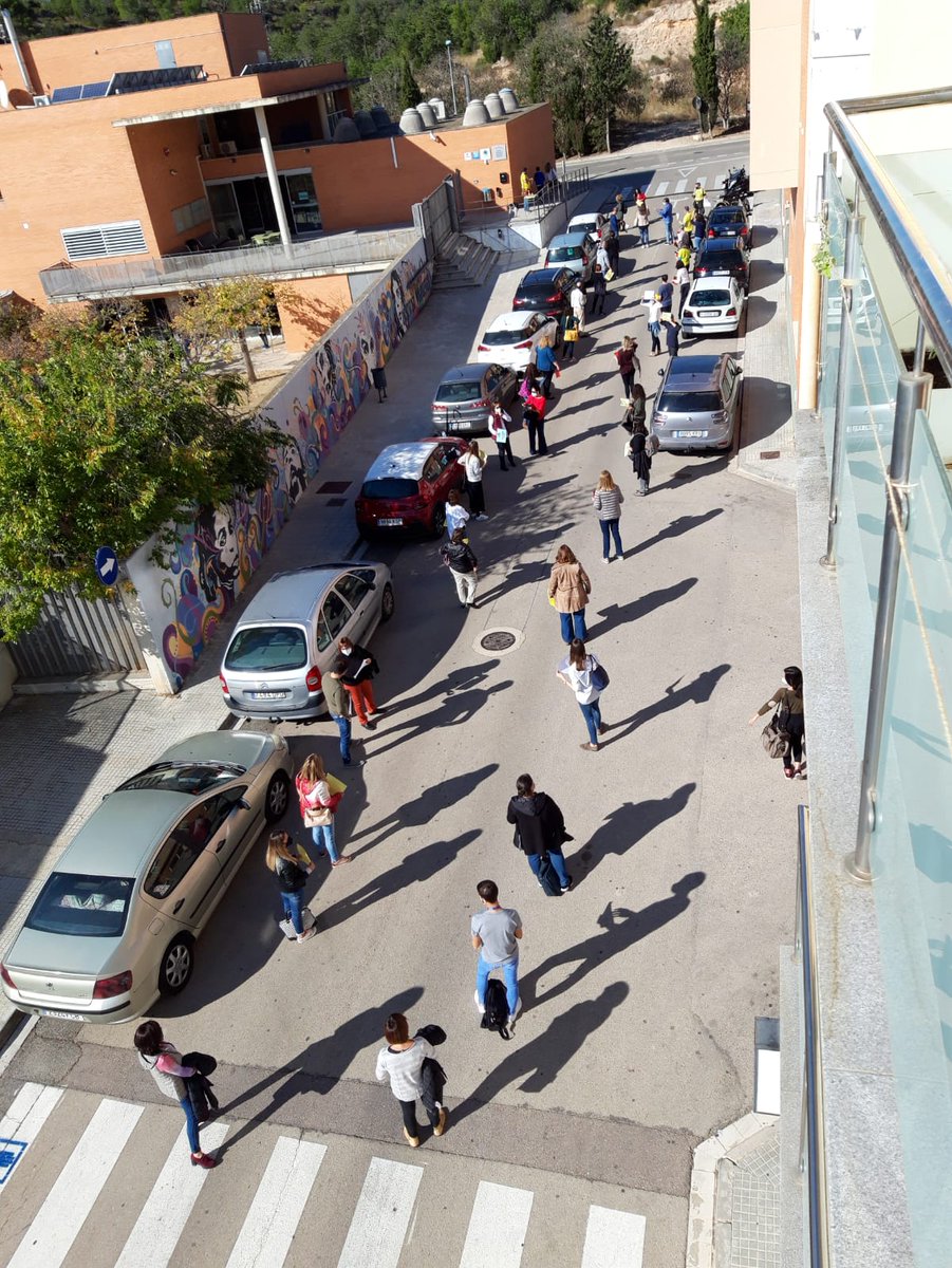 nuriajoana's tweet photo. Volem una 
#docenciasegura 
- ràtio
+ personal
PCR a tot el personal!
#Lanostraseguretatesladelavostresfillsifilles 
#pcrpasiprofessorat 
#treballdigne
#treballsegur 
@INSRoquetes https://t.co/fgrjmbRQOH