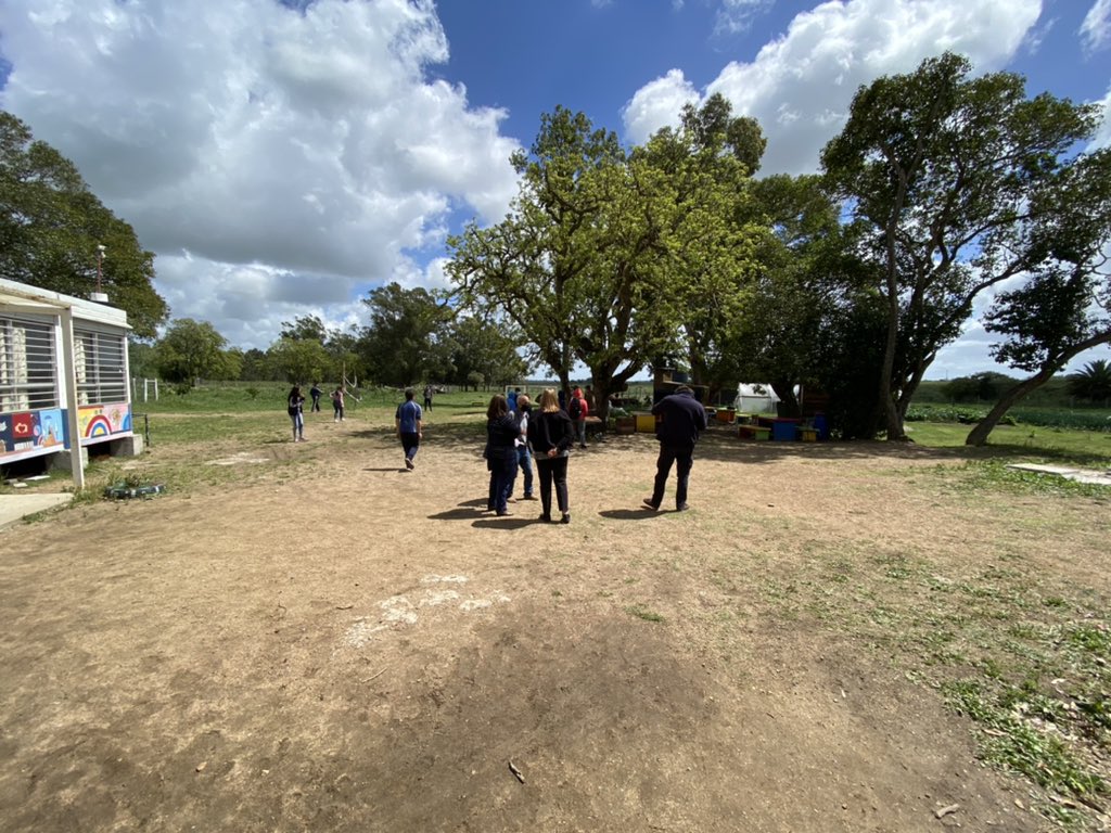 Visitando la Escuela Agraria Gregorio Aznarez.