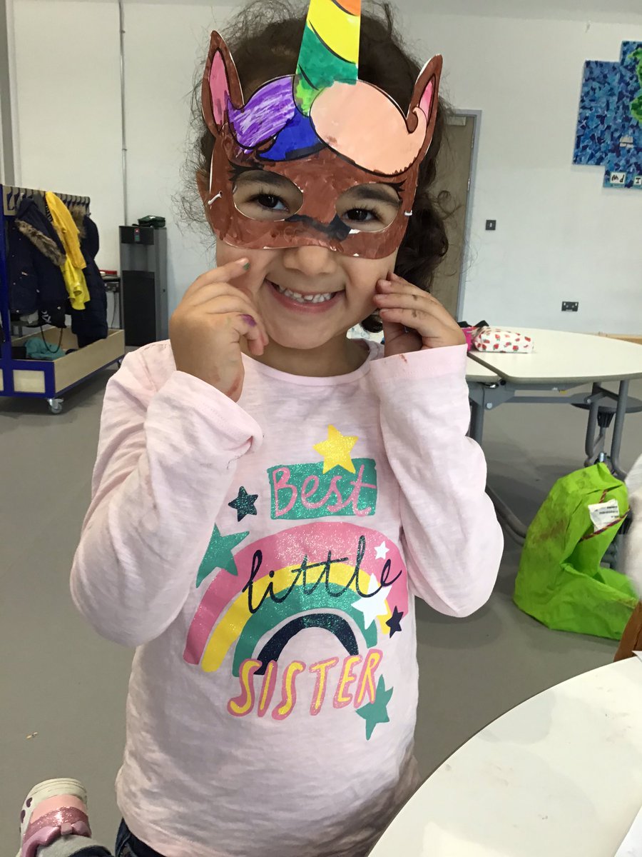 CHPSKidsClub's tweet photo. Ending holiday club on a high with some beautiful mask making todayπ¨π»βπ¨π©π»βπ¨ happy long weekend everyone, enjoy the rest of your half term π€© #CHPS #CHPSNURSERY #CHPSREC #CHPSY1 #CHPSY2 https://t.co/01ioRVlRqv
