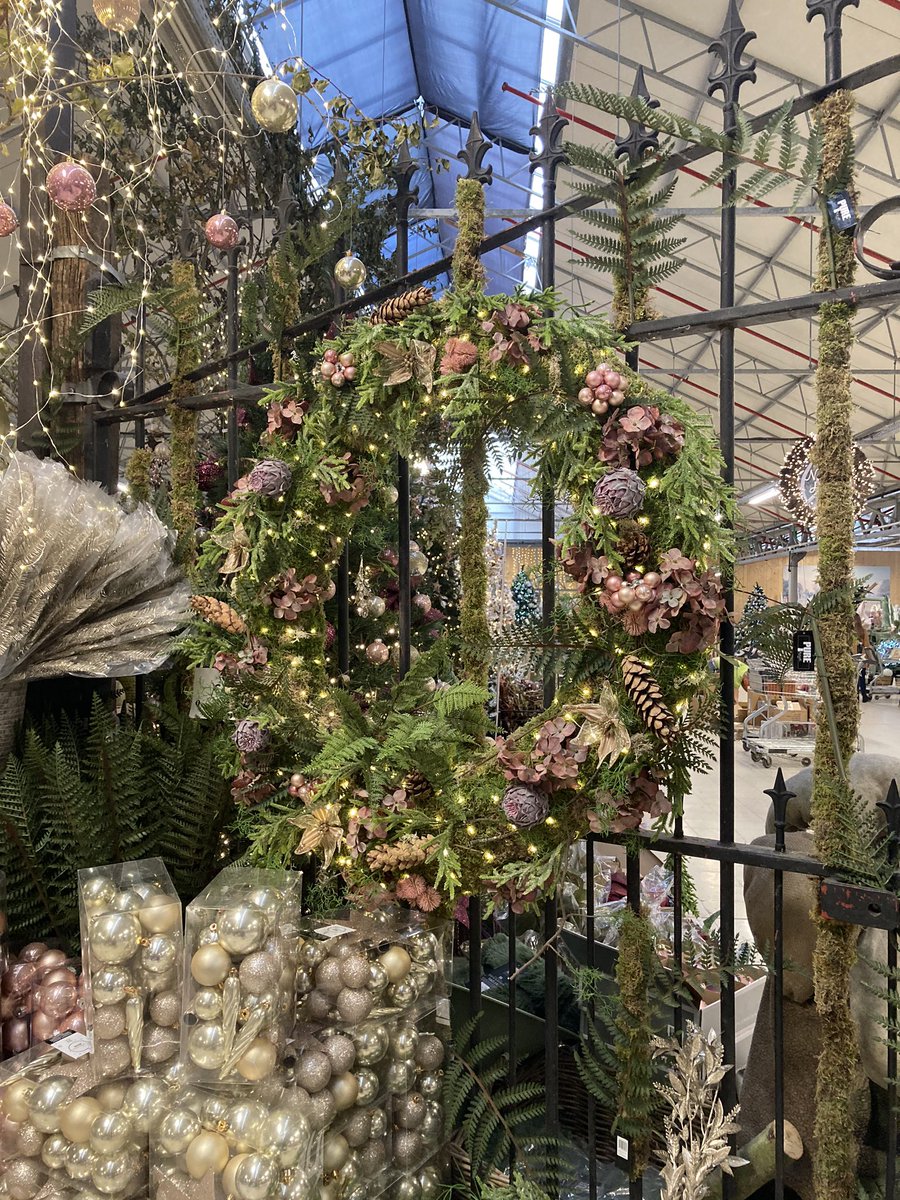 MaisondeFlore's tweet photo. Un peu de rêve dans ce monde de fou 😊 je vous souhaite de réussir votre confinement... À nous les échanges, les jeux comme au printemps ���✨ 🥰 La vie est belle malgré tout ! Prenez soin de vous 🙏🏻😇🌟✨ 😘 https://t.co/nZ9Fjuj5cd