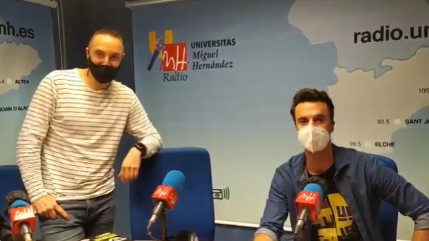 bitupalicante's tweet image. Desde &apos;Lo de los hackers&apos; @hackersumh comandado por Alex @trank_xc99 y Javier @mvp_java le han hecho una entrevista a nuestro compi Mauro @fm_trujillo sobre cómo fue el evento online de #Bitup2020 Puedes escucharla en el siguiente enlace:

▶️radio.umh.es/2020/10/29/con…

cc:@RADIO_UMH