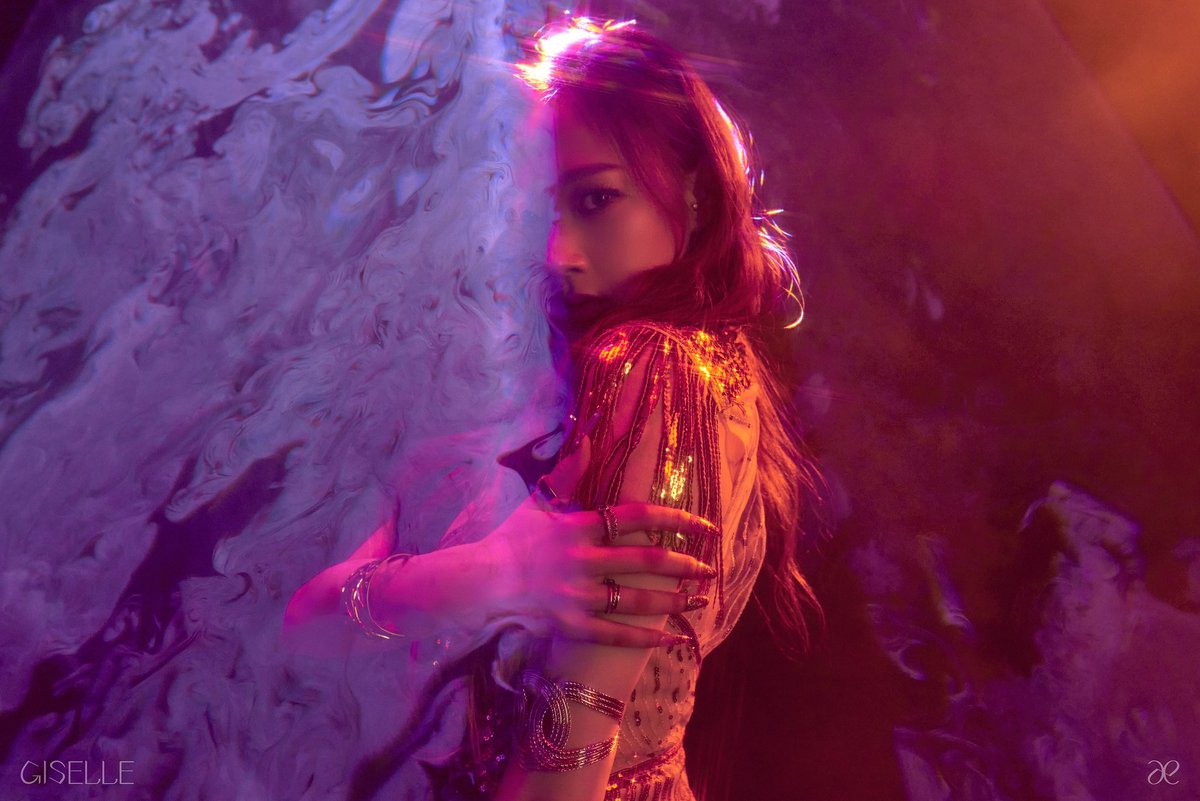 miss_feuille's tweet photo. #aespa 🦋 #GISELLE

Fourth member, GISELLE!

#aespaiscoming 
#aespaTheBegining 
#aespaDebutParty https://t.co/h7D8q8Wf8I