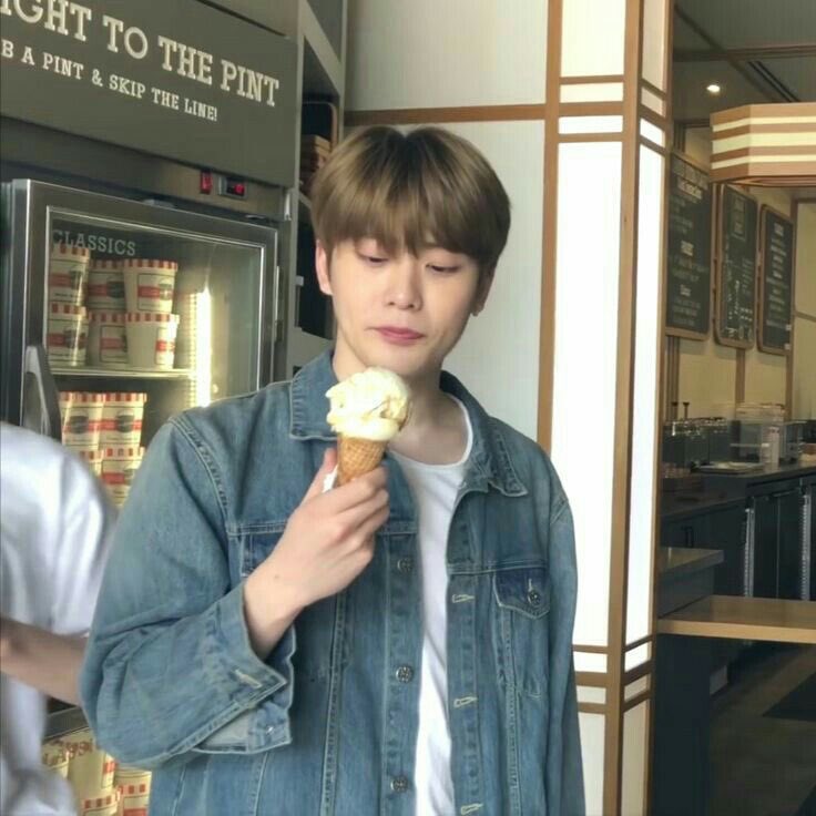 เมื่อไรแกจะเลิกแย่งไอติมเราwa😠