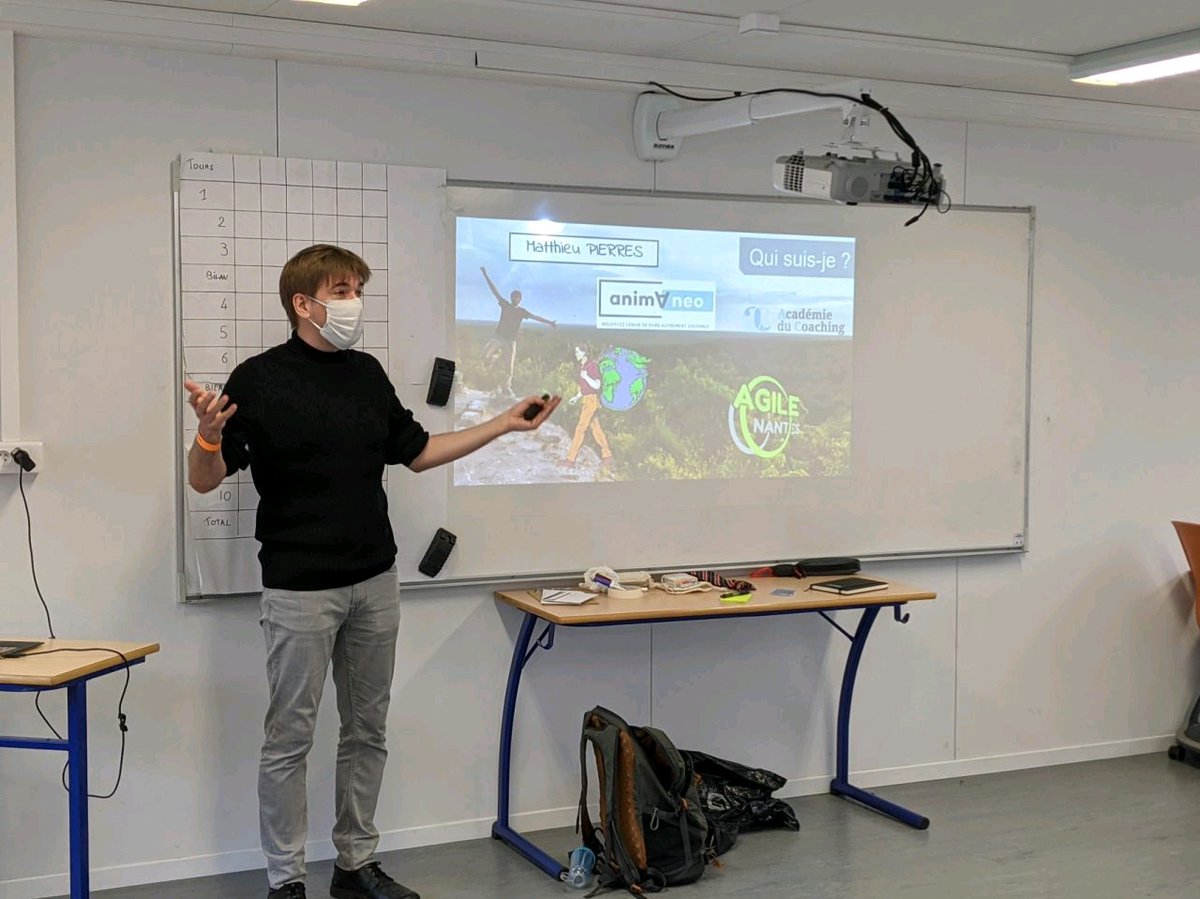 MarjorieMERC1ER's tweet image. 🤗@MatthieuPierres à l&apos;@agilenantes avec l #agilegame MA PETITE ENTREPRISE 💶🎲🇧🇪🇨🇵🇵🇱🇮🇹! 
Qui veut jouer? 🤑
@_Animaneo