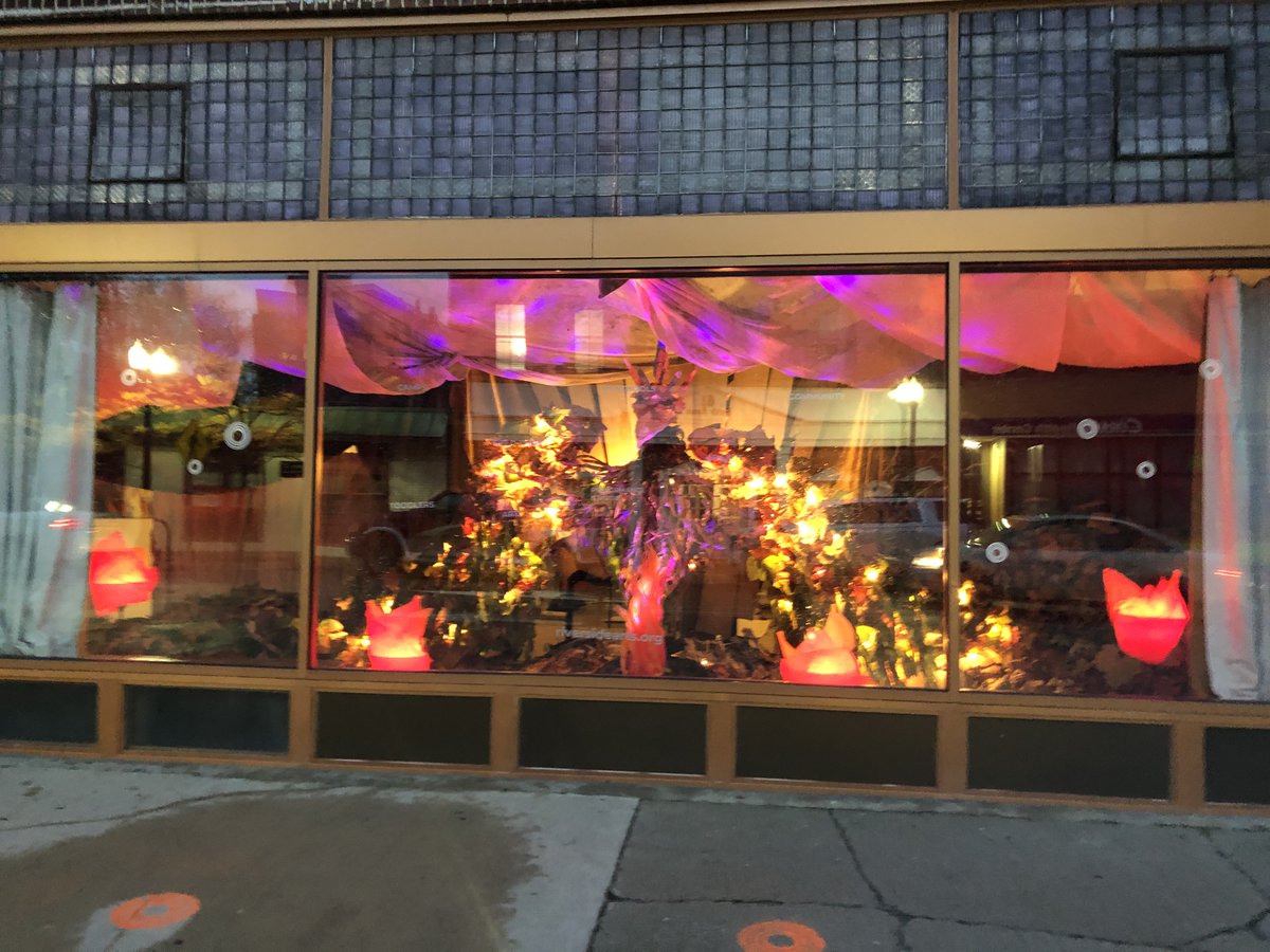 ypsiGLOW's tweet photo. Oona Goodman created this stunning piece--Phoenix--as a guiding light within ourselves in our collective intentions, actions, and dreams for a better future.  In solidarity.  Learn more about her work at https://t.co/72VzRvTdXj.

#ypsiglow #ypsireal #oonagoodman https://t.co/TB5t196B6H
